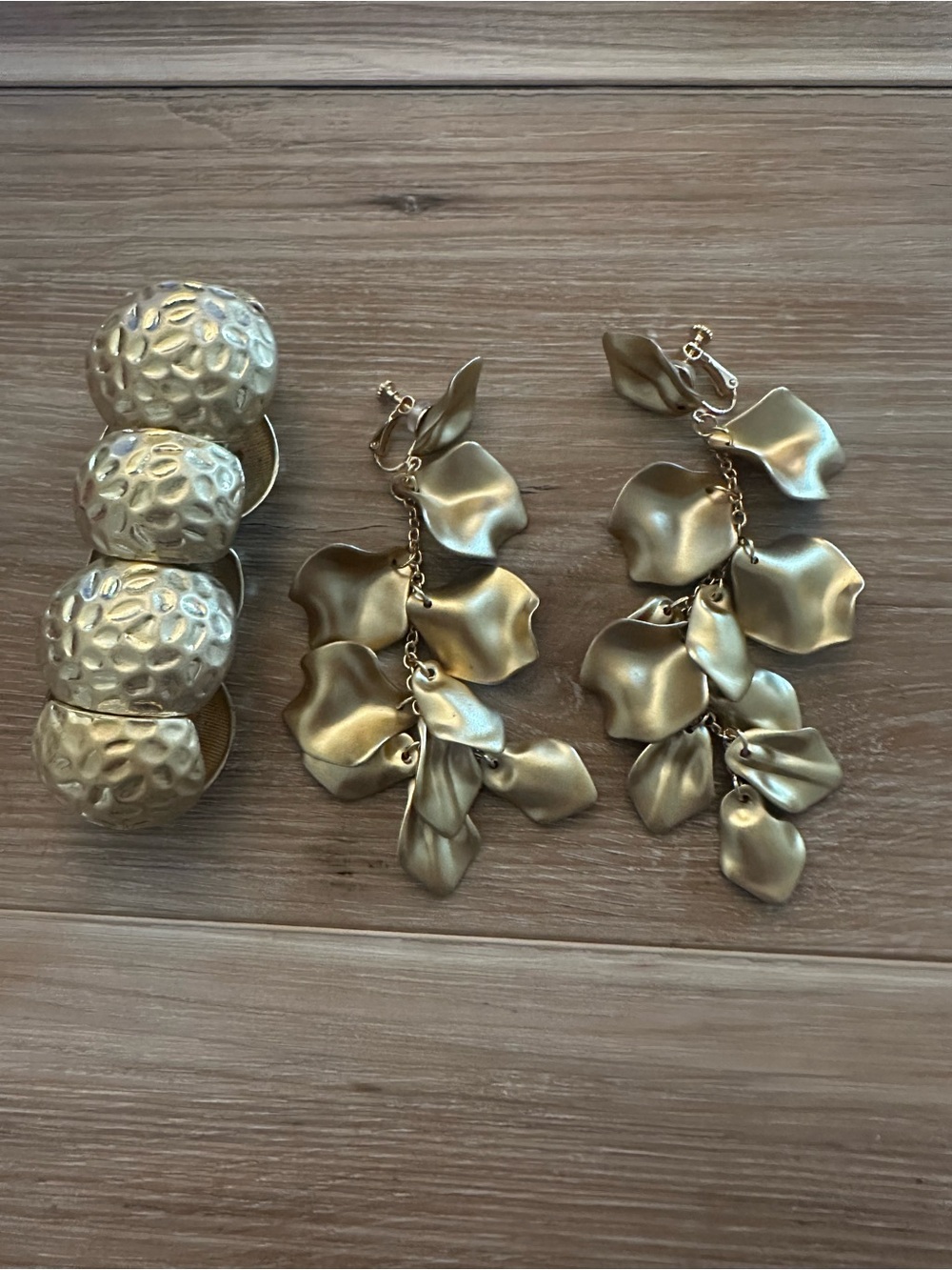 Miami Cluster Leaf Drop Earrings with Hammered Stretch Bracelet